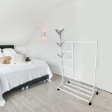 Perchero colgador multiusos con ruedas,  portatil, madera maciza color blanco